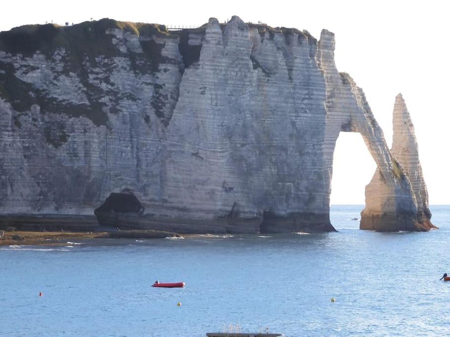 Gite Le Doris Avec Place De Stationnement Privee Incluse Etretat Exterior photo